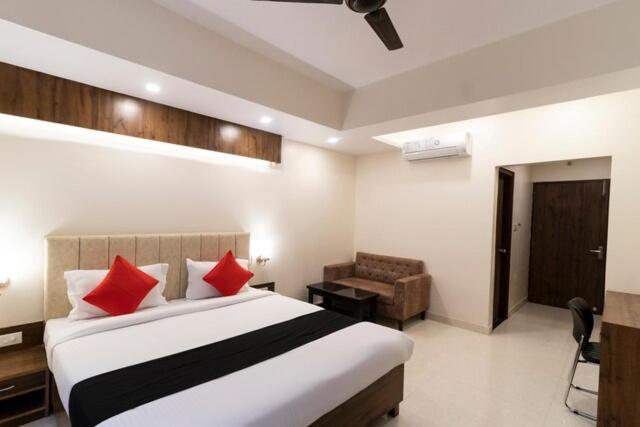 Hotel Rudraksh Varanasi Bagian luar foto